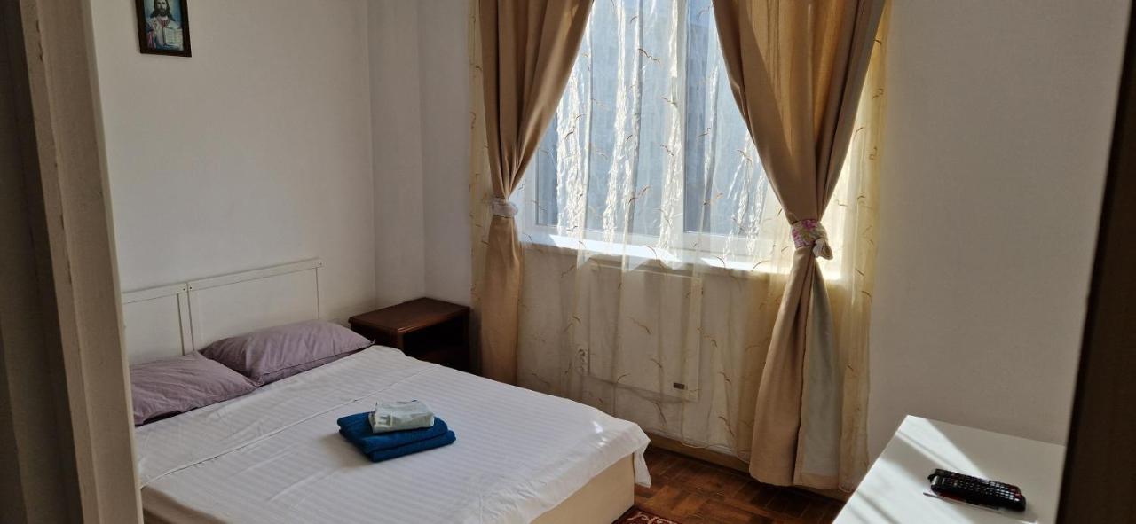 Two Rooms Central Бухарест Екстер'єр фото