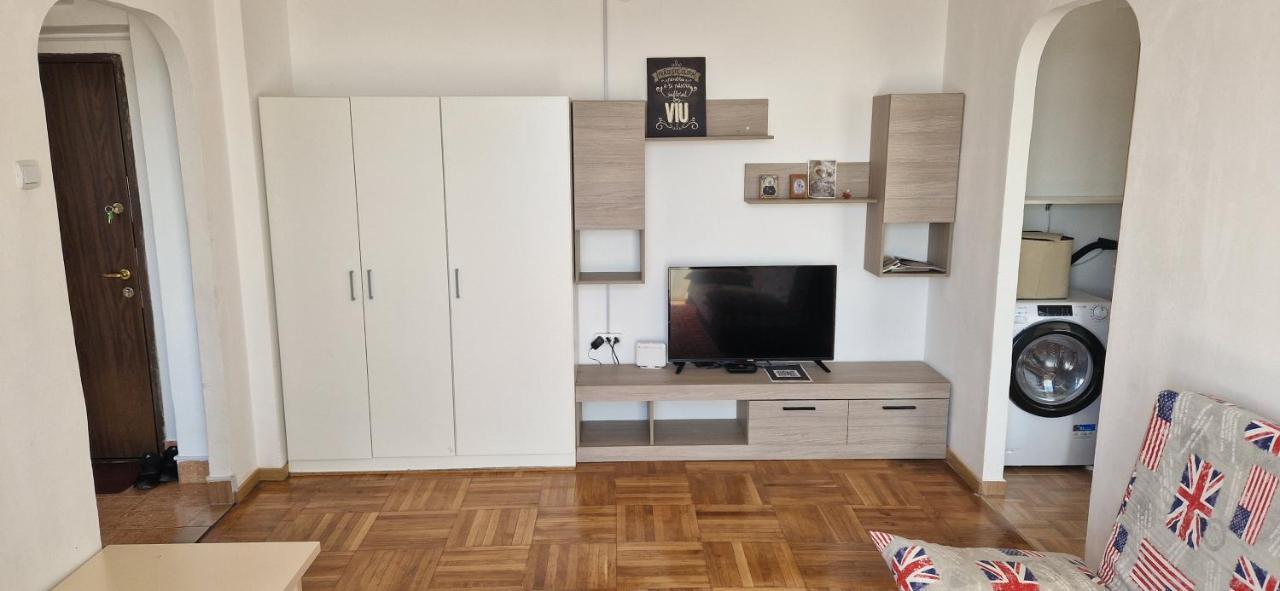 Two Rooms Central Бухарест Екстер'єр фото