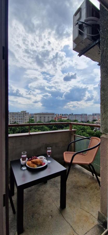 Two Rooms Central Бухарест Екстер'єр фото
